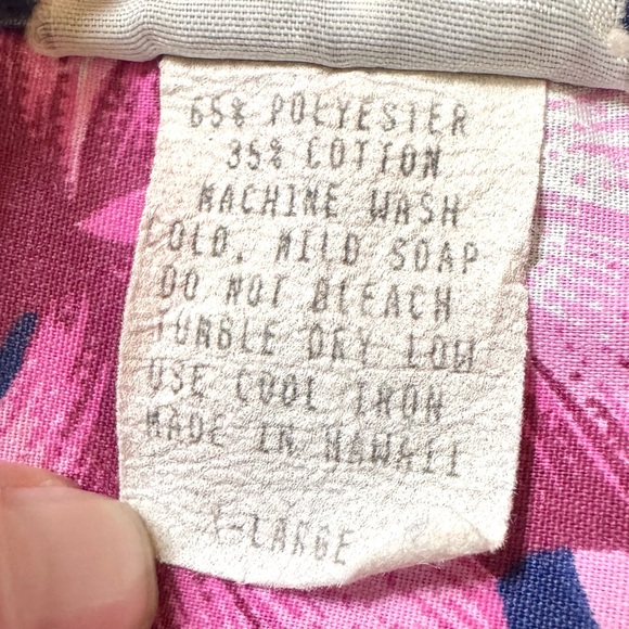 Vintage Hawaiian Floral Men's XL Shirt - Blue and Pink, Made in Hawaii - Picture 10 of 10